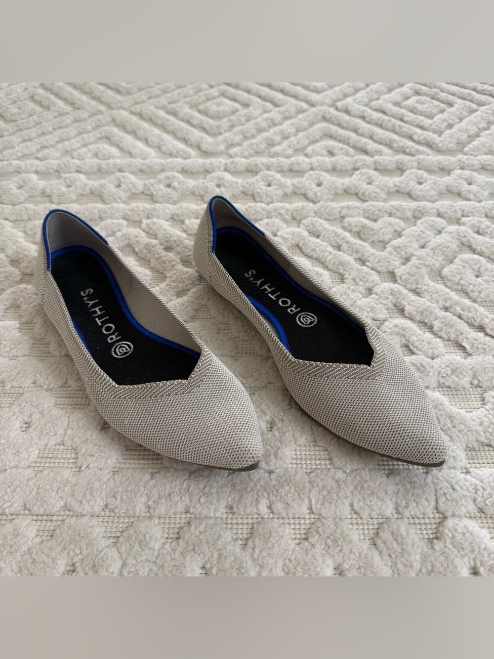 Rothy’s The Point Flats Light Beige Blue Trim Knit Shoes W8.5 Office Preppy